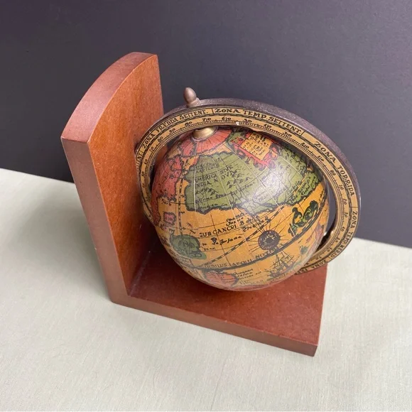 World Globe book end - wooden and hand painted - single book end - Picture 2 of 10